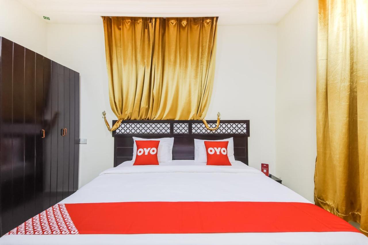 Ras Al Hadd Waves Hotel Bagian luar foto