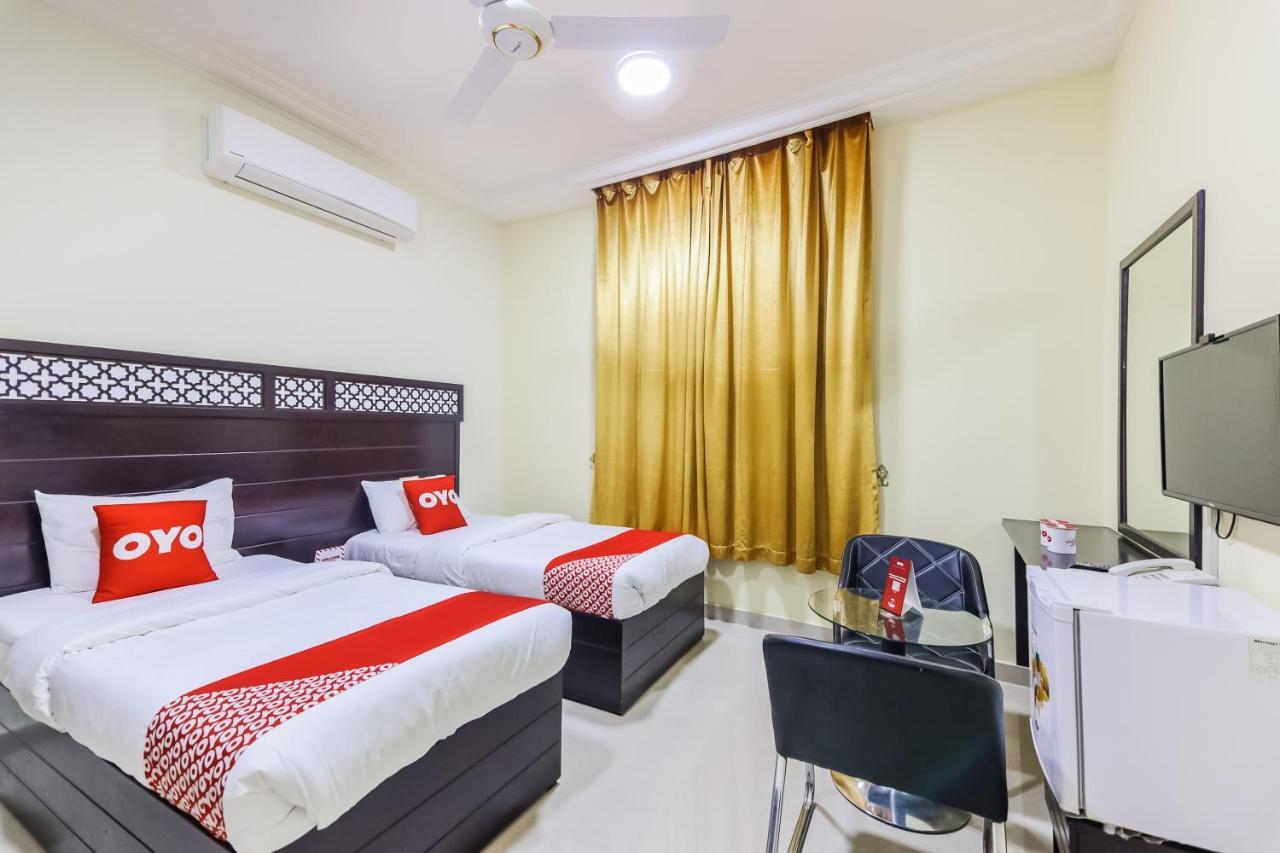 Ras Al Hadd Waves Hotel Bagian luar foto