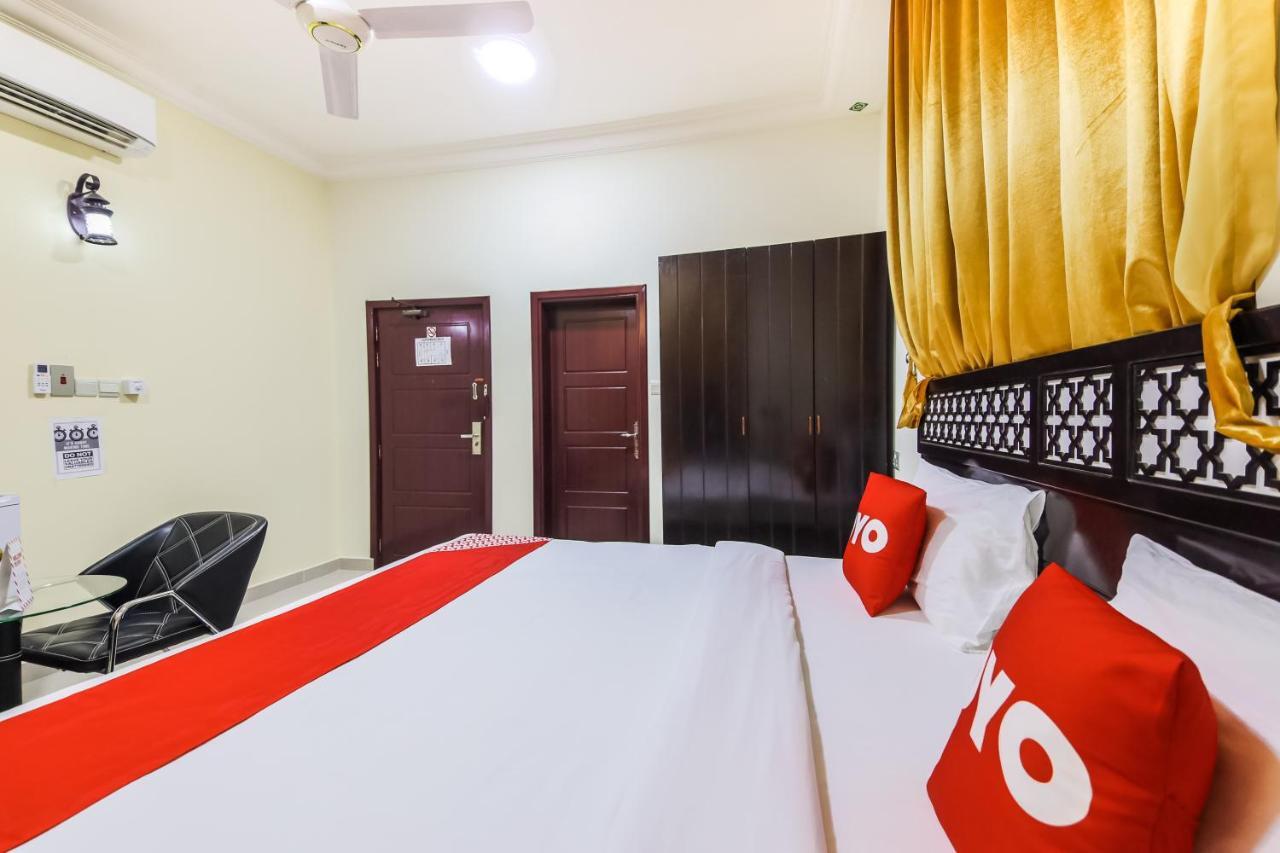 Ras Al Hadd Waves Hotel Bagian luar foto