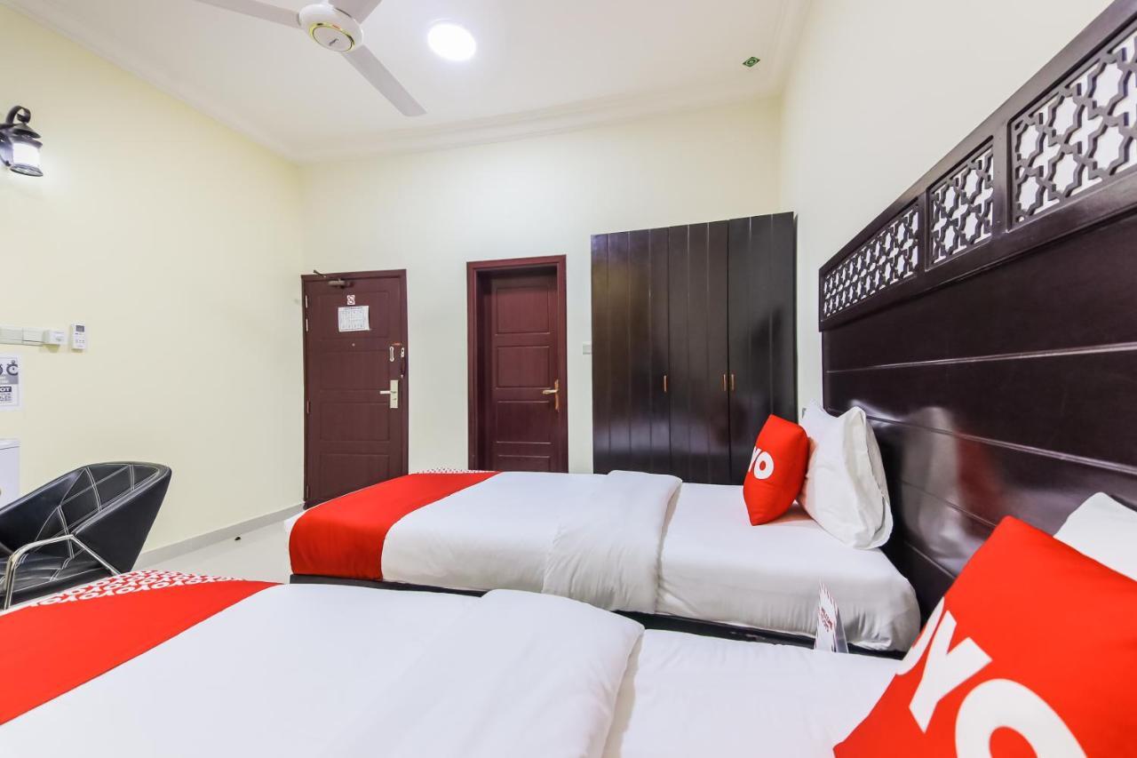Ras Al Hadd Waves Hotel Bagian luar foto